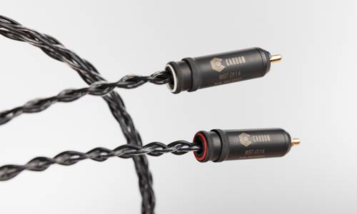 Аналоговый интерконнектор Carbon